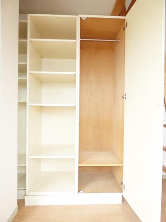 鳴海ビルの物件内観写真